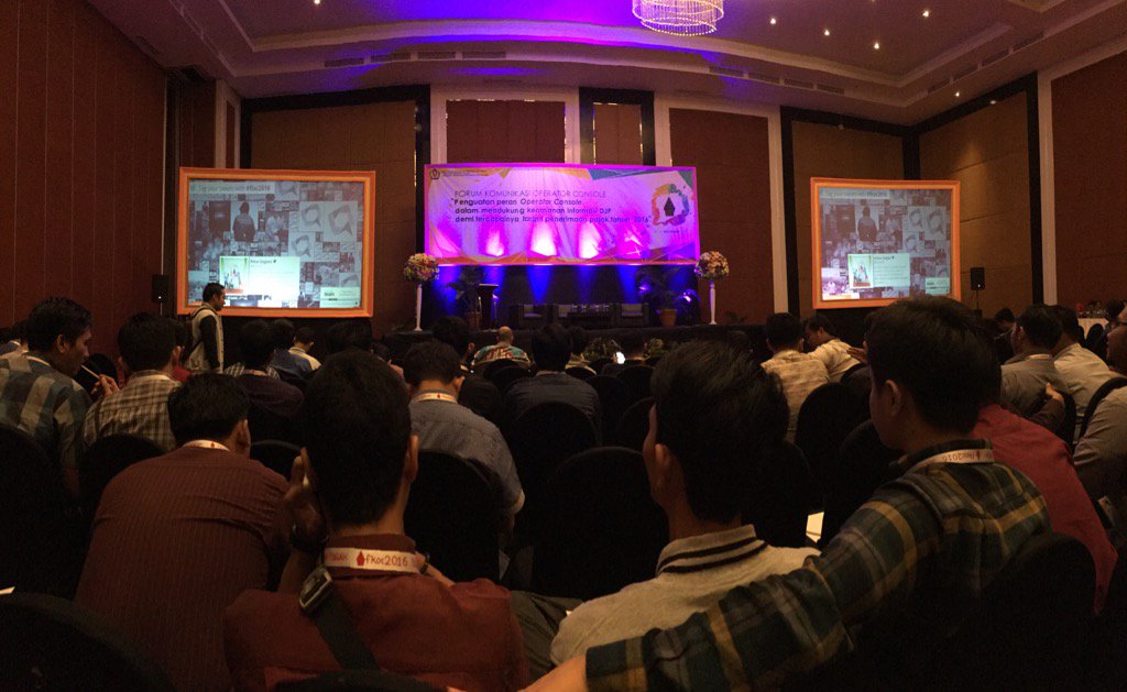 aditriarto's tweet photo. fkoc day 2, btw mas sebelahnya posesif banget... #timlosolo @ocdjp https://t.co/EtmEkI39qb