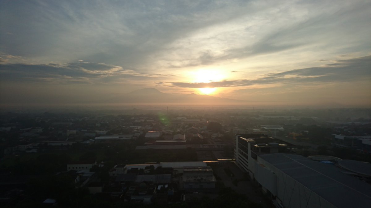 FaizalFirm's tweet photo. @ocdjp cantik min sunrisenya #fkoc2016 #timlosolo https://t.co/7CCwlj9G8F