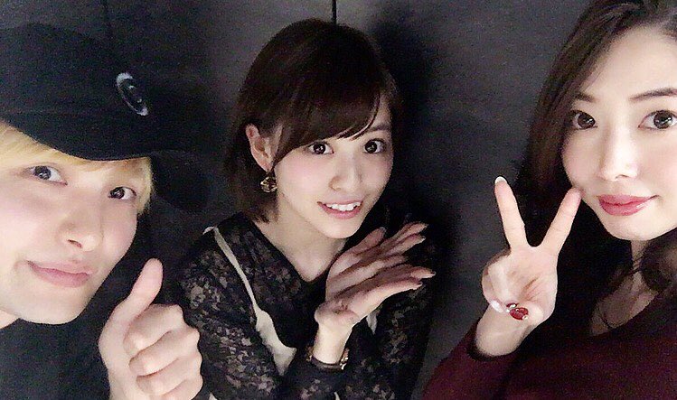 髪は顔のように思い切り繕うことができないからこそ、素の髪をいかに美しくするかにかかってる。髪は女の命。そんな命を安心して預けられる美容師さんに出会うことが美髪への近道。私の髪は、表参道にある『THEATER』代表のTAKEさんにお任せ✨カット&amp;カラー&amp;トリートメントで完璧美髪に😊