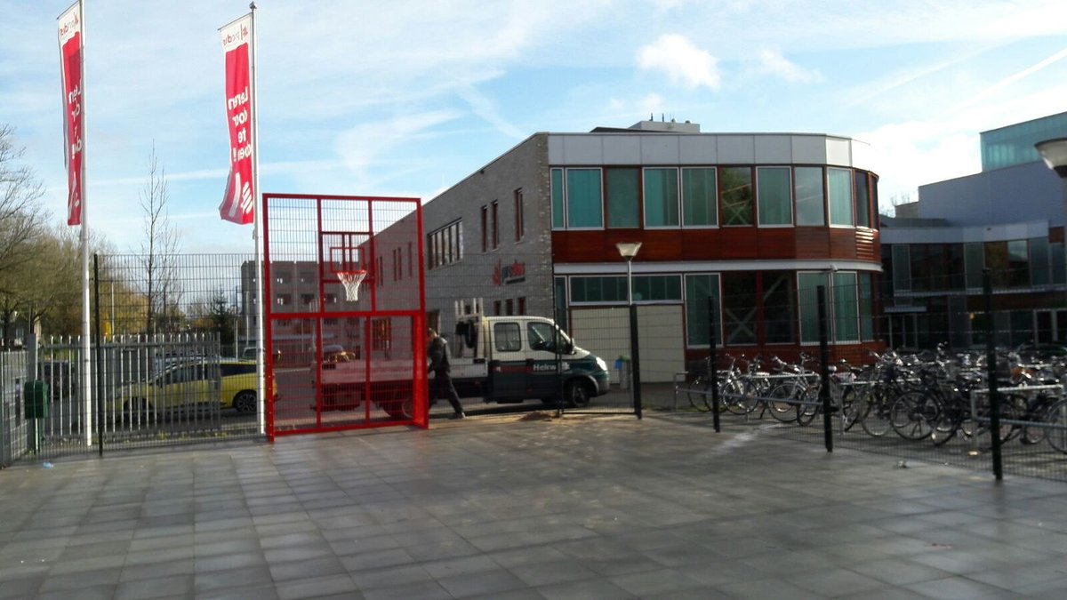 AngeloKoops's tweet photo. Mooie voetbal- basketbalkooi geplaatst in Arnhem. #skwshop #produs #arnhem https://t.co/92WlkhPrCw