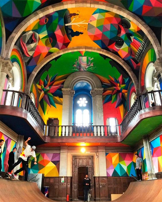 Com2Geek's tweet image. One Day / One Street Artist #10 
2/3

Okuda @OKUDART 
La iglesia Skate

#StreetArt #Graphic #art #design