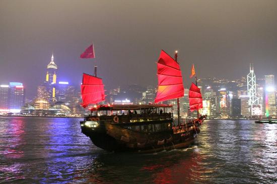 Book our holiday room package to get a free ride on the renowned Aqua Luna! goo.gl/20V7dz #festiveseason #celebration #hongkong