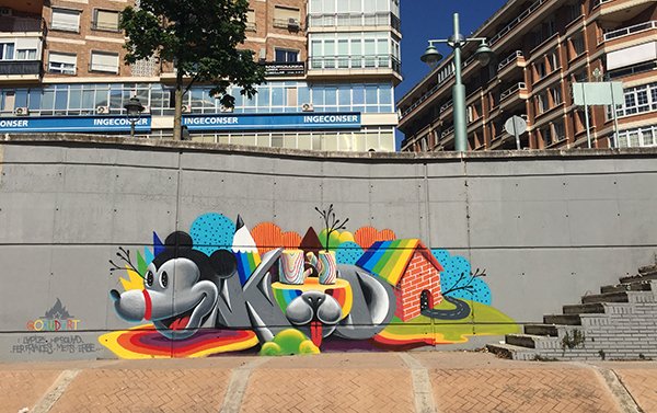 Com2Geek's tweet image. One Day / One Street Artist #10 
1/3

Okuda @OKUDART 

#StreetArt #Graphic #art #design