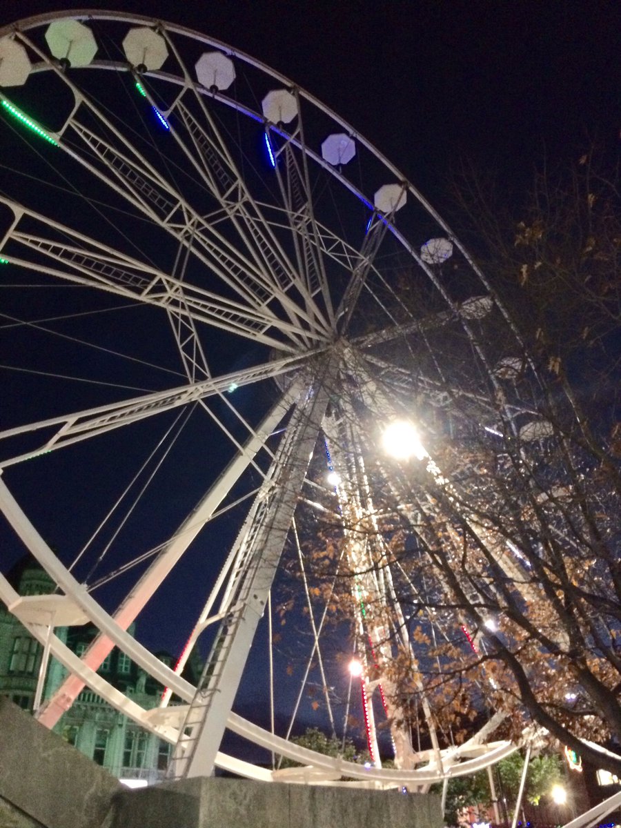 CraftLeeds's tweet photo. Gorilla @HMILeeds #citysculptureprojects1972 observation wheel @leedslibraries #tipis @LeedsArtGallery #Leeds culturalquarter has lots on! https://t.co/jevSYkXWXD