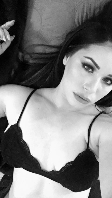 "She's evil but in a different way." https://t.co/zriyaigxRw<a href="/tag/newprofilepic"class="tags"><span>#newprofilepic</span></a>