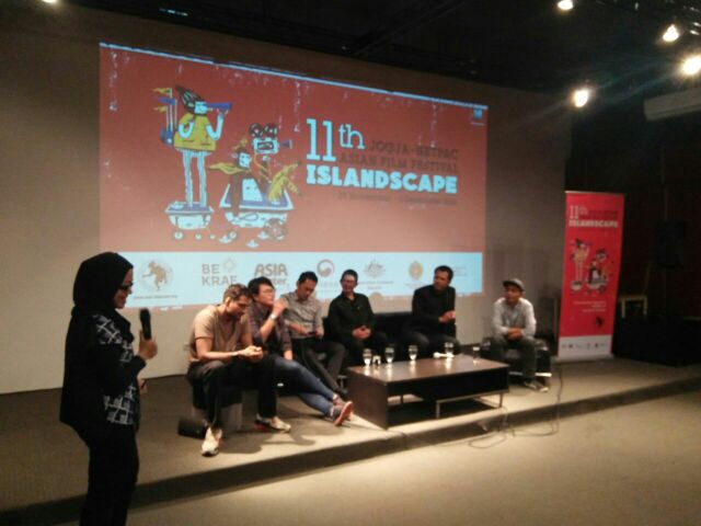 Turut hadir <a href="/hanungbramantyo/">Hanung Bramantyo</a> <a href="/pritagita/">Pritagita</a> (Salawaku) dan Cornelio Sunny dlm Press conference JAFF 11