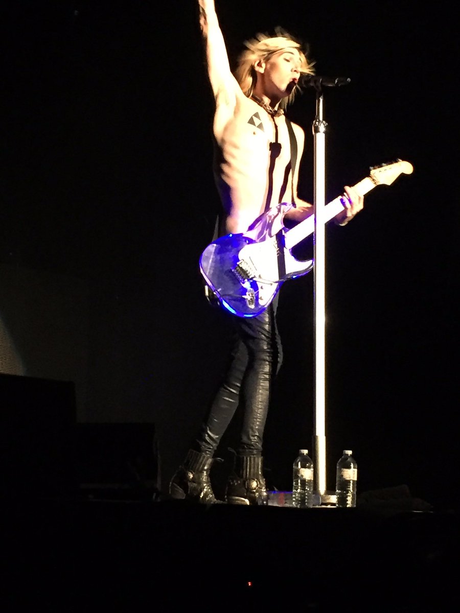herriott_1716's tweet photo. Thank you @mtrench @LonnyEagleton and everyone else who helped make this such a special, amazing birthday!😍I love you!!❤️❤️❤️ https://t.co/j06g87V3iC