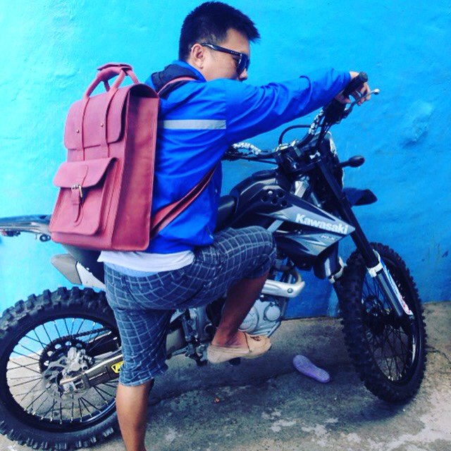 LeatherLemona's tweet photo. Ready to go with Red bag pack
please contact us when you are in... #leatherbag #bagpack  https://t.co/S5WDPollDy https://t.co/KUa4JTmBGt