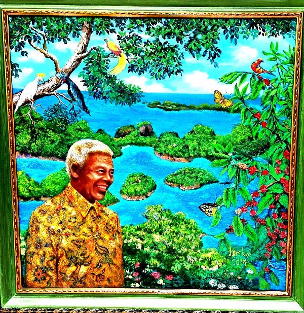 dipoalam49's tweet photo. Kulukis Mandela berbatik di Raja 4 nan indah. Beliau memimpin dgn santun kpd publik, tidak berucap kasar, menghardik dan menista. https://t.co/TZvlOlKPMT