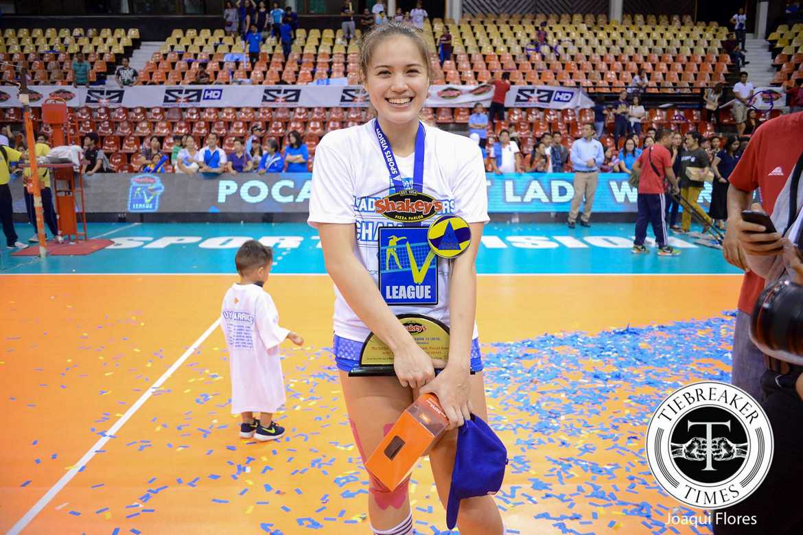 tiebreakertimes's tweet photo. #SVL13 Michele Gumabao: Pocari's heart and soul (and MVP) >> https://t.co/PfWKYxopxV https://t.co/ykgmuyMy7y