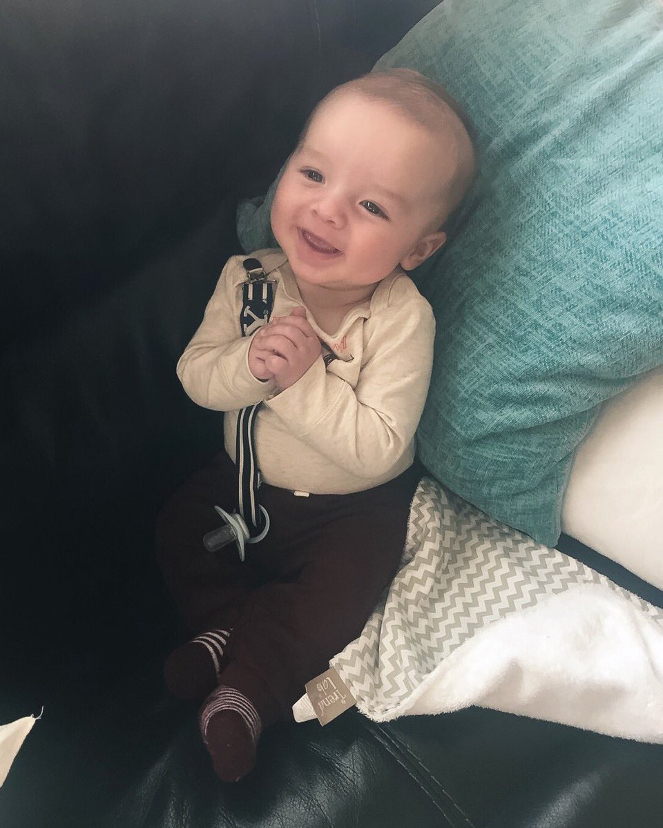 juulllleesss's tweet photo. my nephew though https://t.co/Q8oVF6E5pz