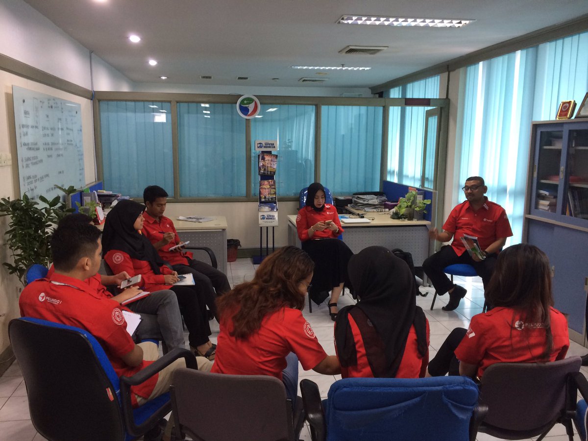 PelindoSPMT's tweet photo. Beiefing Tim Corporate Secretary Pelindo 1 untuk evaluasi program dan kinerja (17/11)
@bekacahya https://t.co/mtACmfjQjm