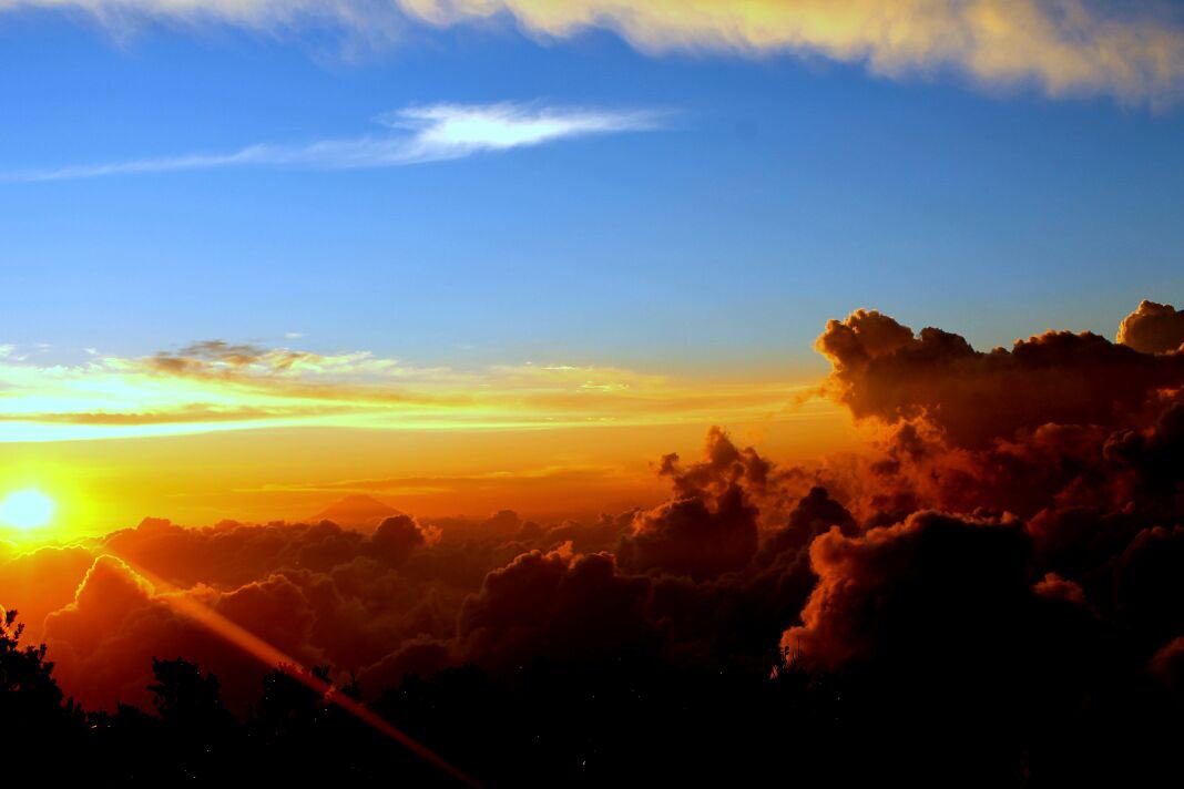 wahyurofiq's tweet photo. Senja dikala itu. @infogunung @InfoRinjani @infoslamet MT. Sindoro https://t.co/4mz4PFz7jP