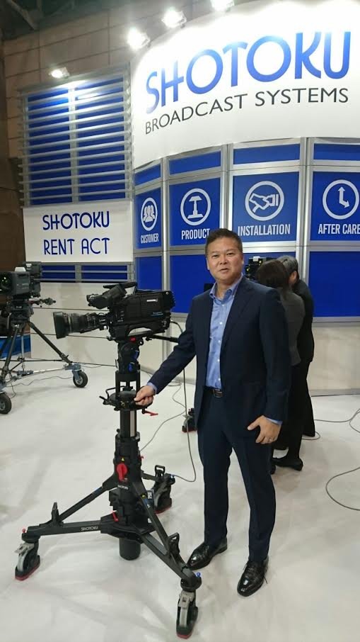 APB_News's tweet photo. Shotoku is introducing a compact handle option for its TP500 pedestal at the Inter BEE 2016, booth 3501! #Shotoku #InterBEE2016 #Booth3501 https://t.co/xQsje2mAPN