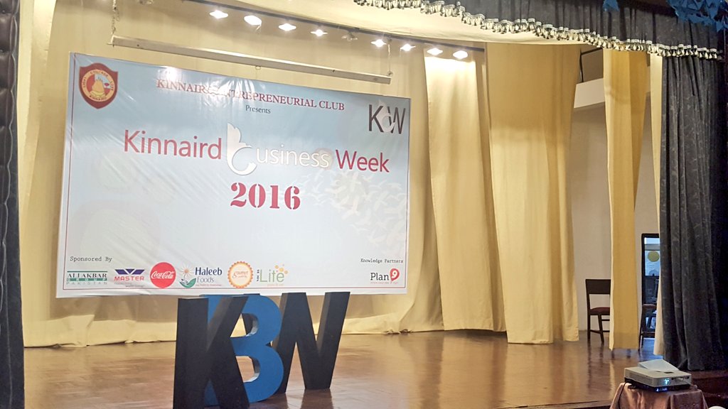 PITBIncubation's tweet photo. "An entrepreneur cannot work in isolation. You need a #team" Immense advice from @omairana for budding #entrepreneurs at #kbw2016. #startup https://t.co/USQqiqhqJ5