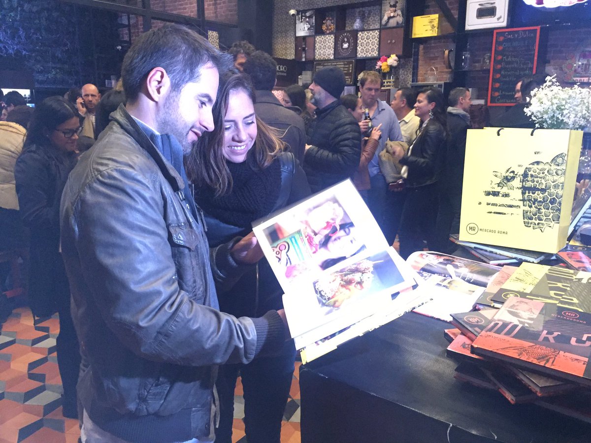 Hoy estuvimos en el lanzamiento del libro de <a href="/mercadoromaMX/">Mercadoroma</a> lleno de contenido rico y muy interesante que ver. MUY BUENO
