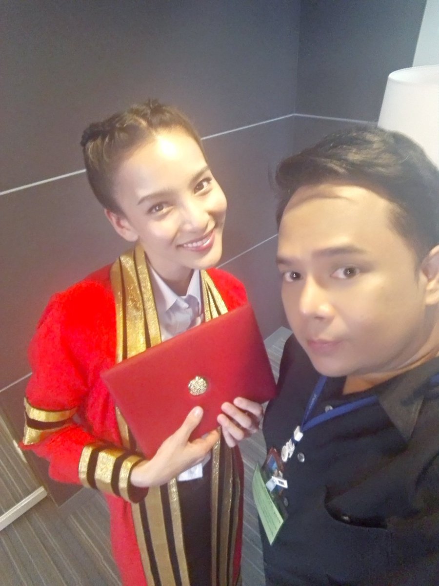 nationmidnight's tweet photo. นางเอกช่อง7 "กรีน-อัษฎาพร" สุดปลื้มรับปริญญาโทคณะบริหารธุรกิจ เทคโนโลยีพระจอมเกล้าพระนครเหนือ พักต่อป.เอก เล็งเรียนด้านภาษา https://t.co/cQJ9LYj8qO