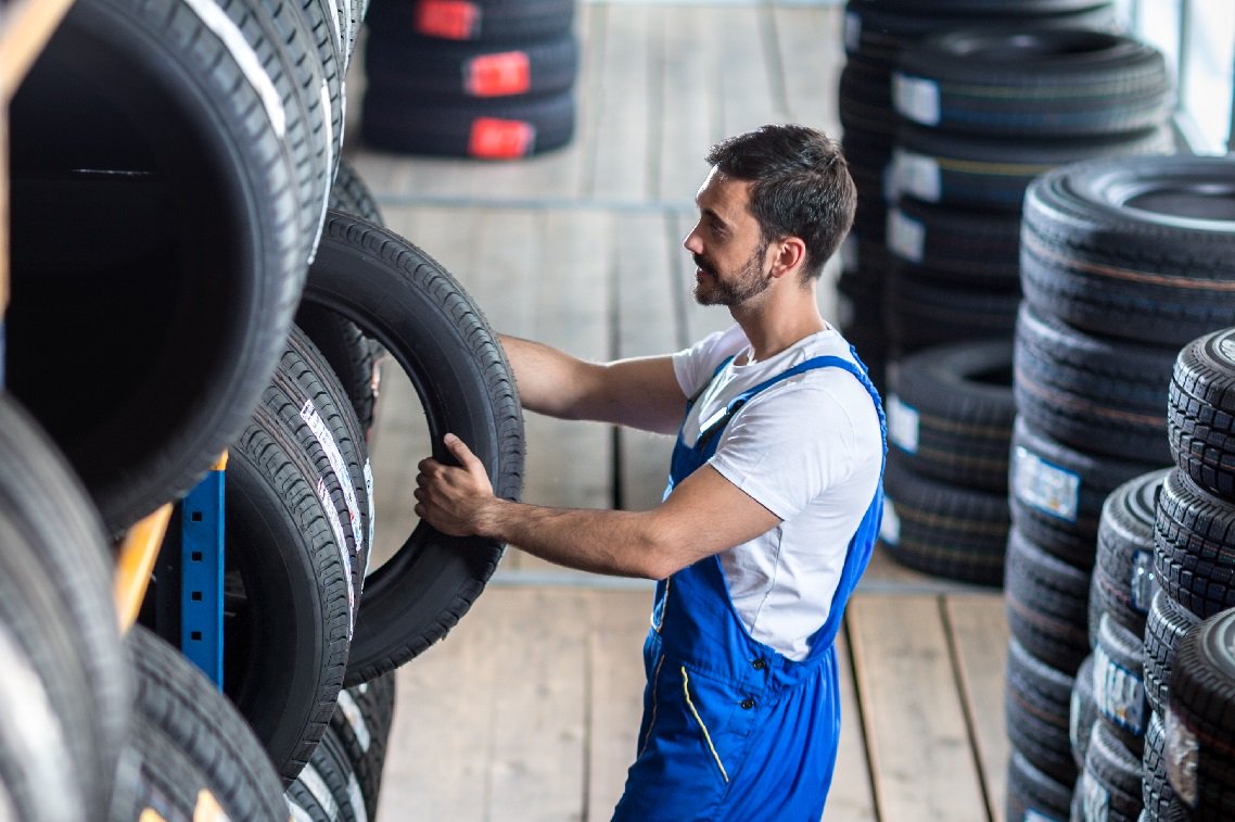 Как называется мелкий оптовик работающий с колес. Протектор резины р10 камаз. Шины 5. Строение бескамерной шины. Колесо опорное vle 255/20-75k.