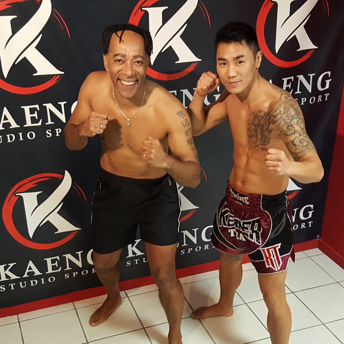 KaengStudio's tweet photo. Première entrainement de l ancien #footballeur #pro Patrice Loko en #MuayThaï 
#vannes#Bretagne  #kaengstudiosport #champion #salledesport https://t.co/pcIRdgm4b1