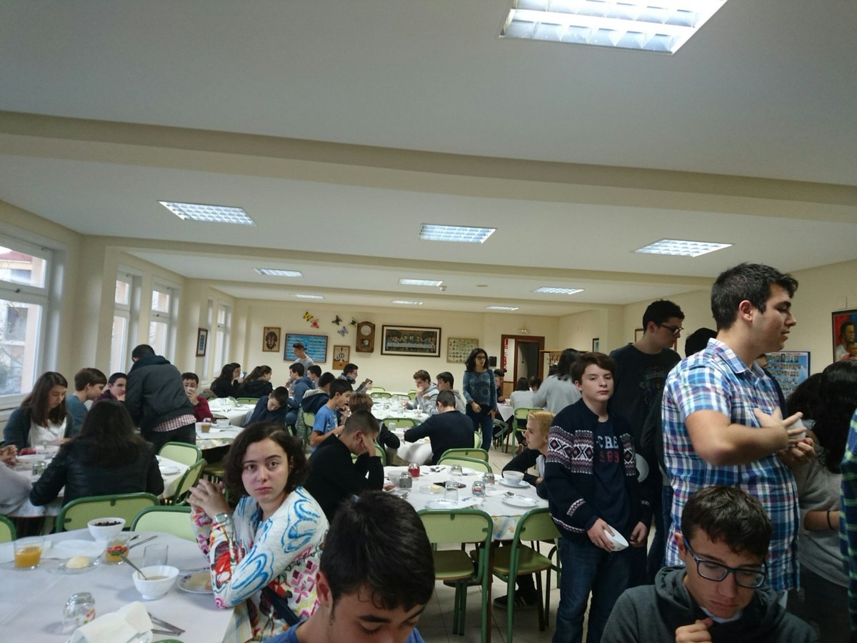 ClubCienciasCAS's tweet image. Calentando motores para la #Galiciencia2016 con ganas de empezar a hablar de nuestros trabajos #ciencia #today #now