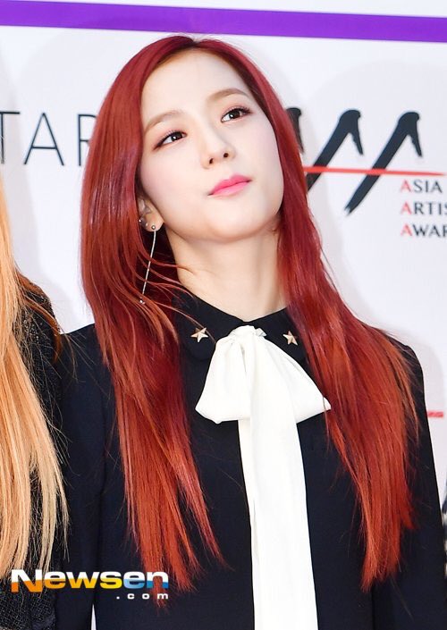 kimjisoopics_'s tweet photo. JISOO IN AAA!LOOKING STUNNING AS ALWAYS#jisoo #AAA2016 #BLACKPINK #Kimjisoo #jisooblackpink https://t.co/LPFSDAVz2f