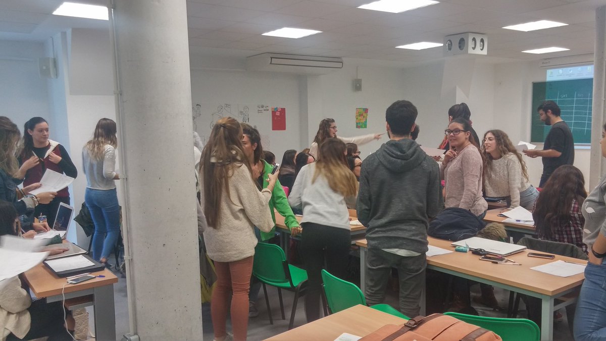 PedagogyLimit's tweet photo. Es hora de averiguar como nos ven nuestros compañeros🙈😼👌 @LolaDaz  #DinamicaActiva #AreaOculta #VentanaDeJohari https://t.co/Nh30PVPH17