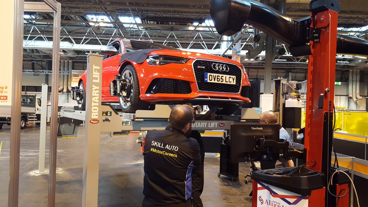 MaccAutomotive's tweet photo. Automotive section @SkillsShow @thenec today showing our @MaccCollegeNews learners what they can achieve. https://t.co/8YhgAYxe6d