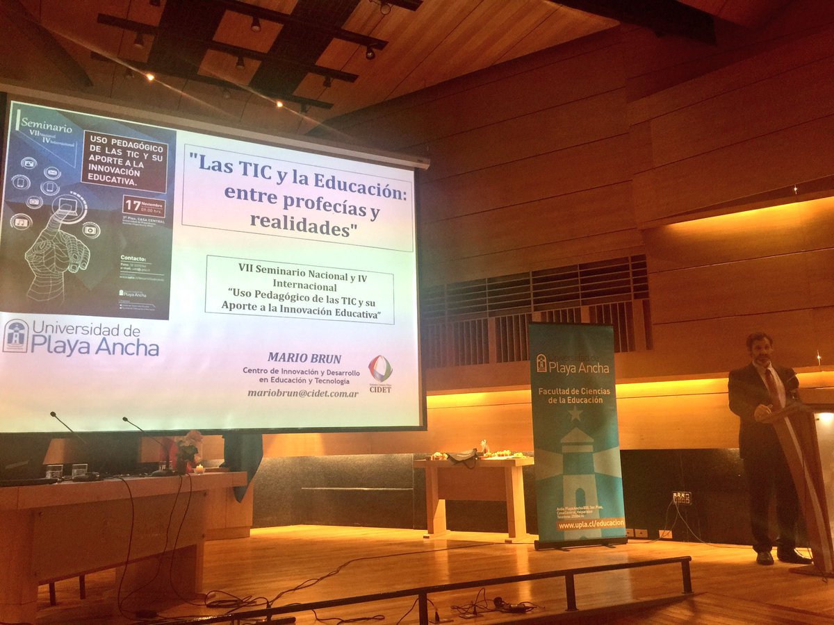 reyes_boris's tweet photo. "Las Tic y la Educación: Entre profecías y realidades" escuchando charla magistral de @mariobrun en #SeminarioTicUpla @CreaticUV https://t.co/58fwUEDAjS
