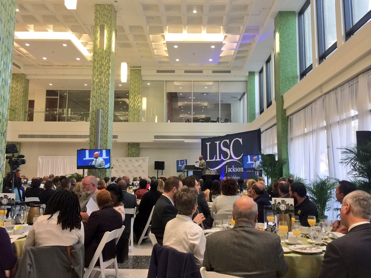 jakegordon's tweet image. Great to hear @LISCMaurice at #LISCJax Community Development Awards. LISC helping build a strong #Jax community -- neighborhoods &amp;amp; #DTJax.