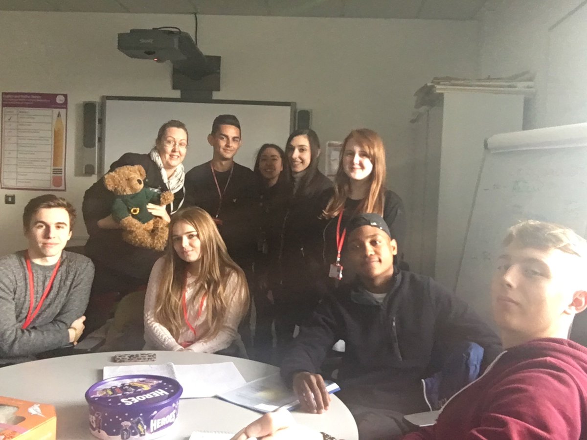 SaferPlacesHRC's tweet photo. Another great meeting discussing our bake sale @B3Living for @SaferPlacesUK #DragonsBEH https://t.co/eQQF8bh122
