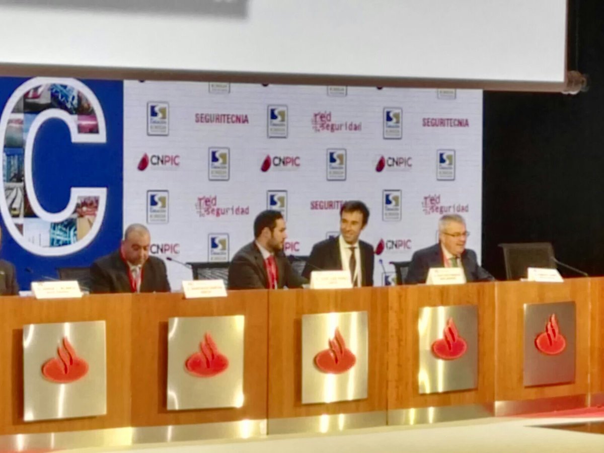 mercamadrid_hoy's tweet photo. Nuestro director general, David Chica, interviene en las jornadas sobre Proteccion de Infraestructuras Criticas #alimentación #IVPIC https://t.co/YNii9Dz8fD