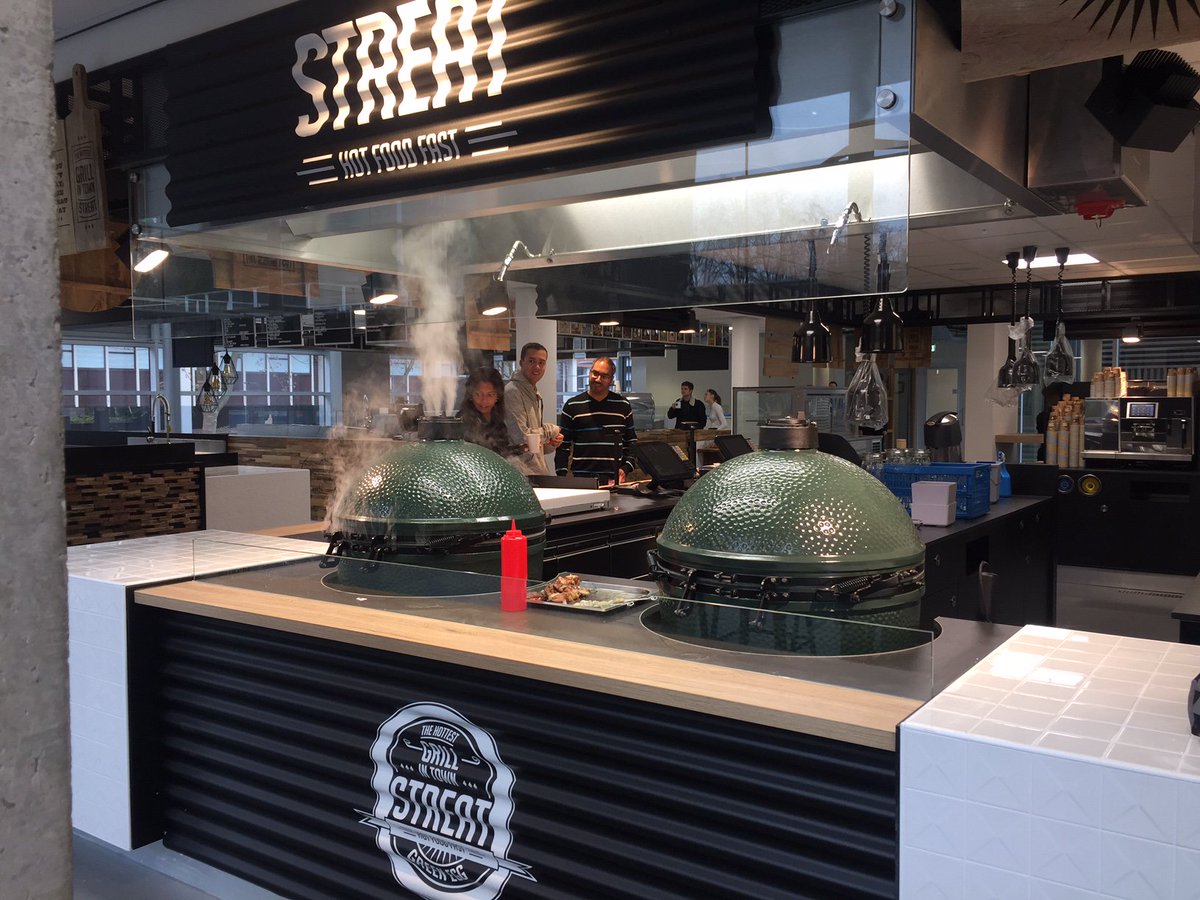HU_Ontwikkelt's tweet photo. Proefdraaien met het @BigGreenEgg op het @HU Food Court dat vanaf maandag 21 november is geopend op Padualaan 101: https://t.co/1tqW84LOze https://t.co/w4T6DVZ1kz