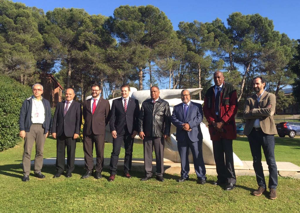 .<a href="/gfigueras/">Gerard Figueras</a> al <a href="/CARSantCugat/">CAR Sant Cugat</a> acompanya el ministre d'Esports de la República Dominicana <a href="/dddiaz/">Danilo Diaz</a> en visita al centre. @MDeportesRD #esportcat