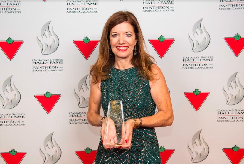 CurlingCanada's tweet photo. #TBT to when @cbccolleenjones was inducted into @CANsportshall! Must-watch for all curling fans:  https://t.co/89Ubl0Ev37 #Induction2016 https://t.co/58RaZYT1Hr