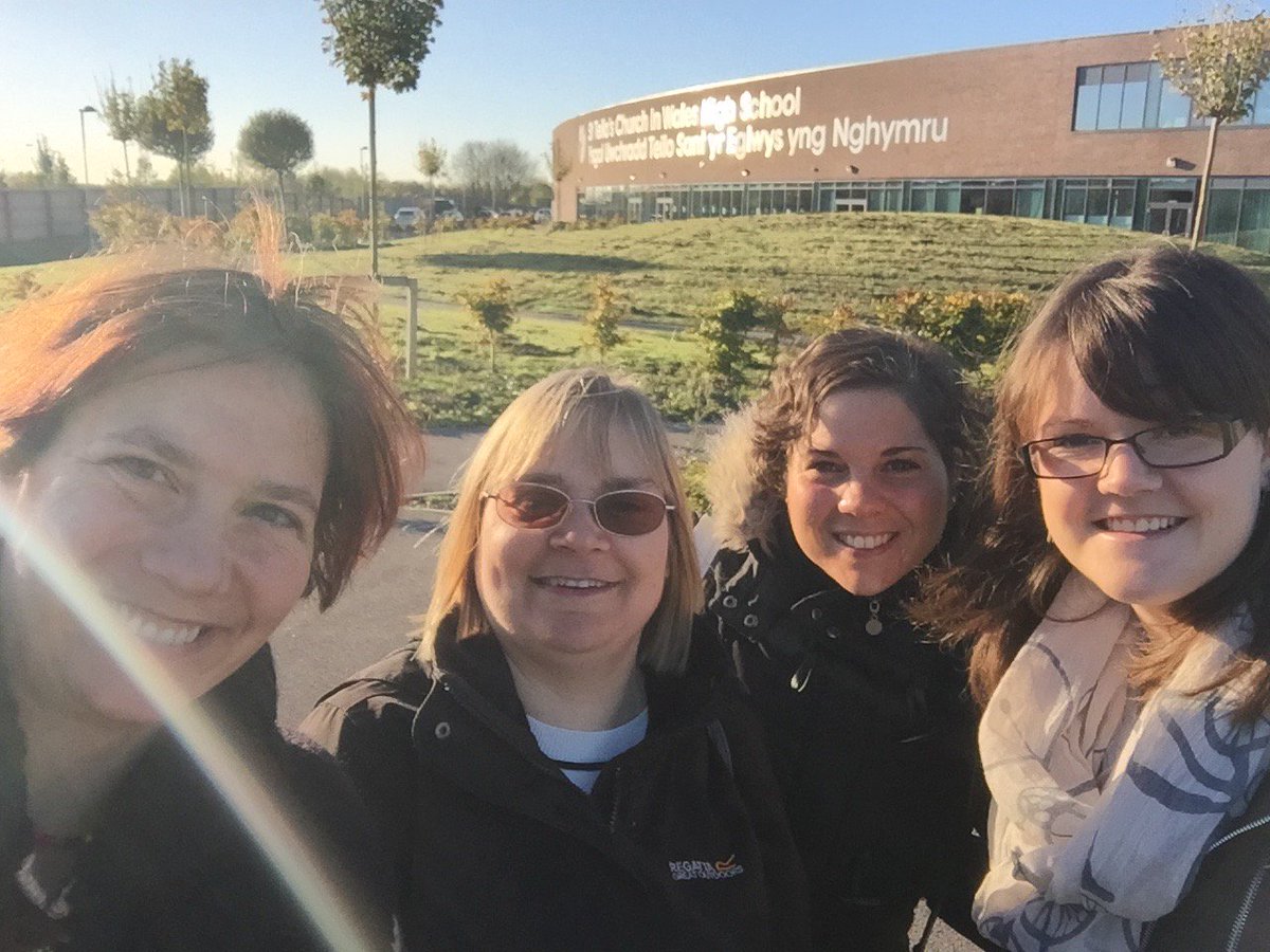PastEarth's tweet photo. Thanks to @CarolineLear for hosting a "People Like Me" workshop at @StTeilos high-school encouraging young women to follow STEM subjects! https://t.co/mze84xFSj5