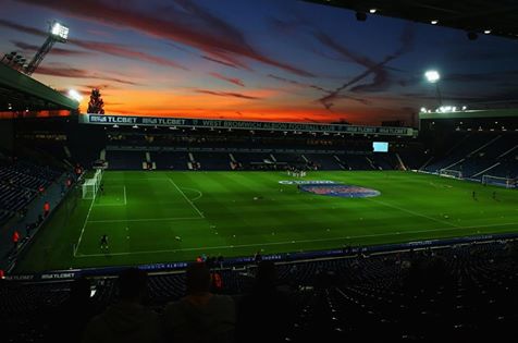 k8yule8's tweet photo. Breathe taking dusk. Can you believe Hawthorns is this beautiful!! 
Photo via West Bromwich Albion News
https://t.co/bgFvlejKpl https://t.co/4bhIj4iRIB
