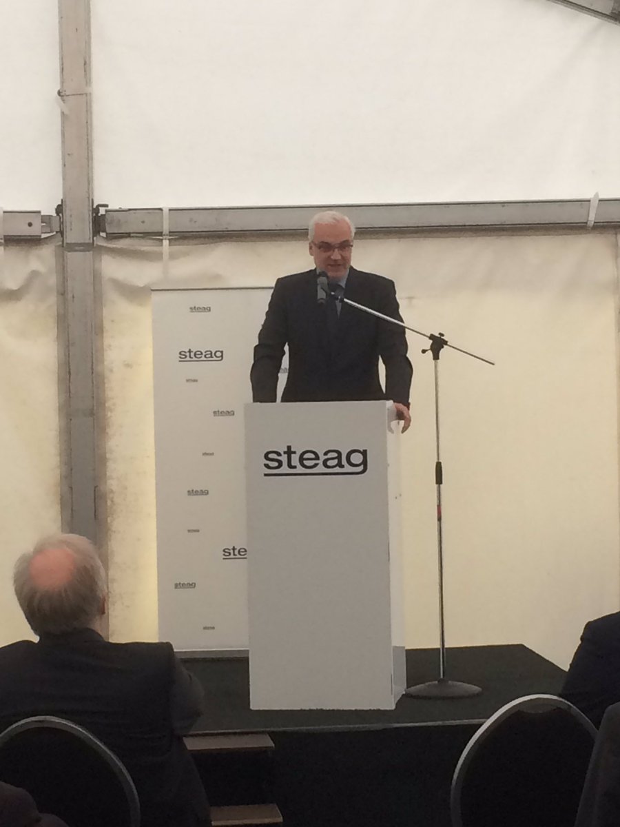 Michael_Huebner's tweet image. Jetzt mit @GarreltDuin bei der Einweihung des #Steag Großbatterie Systems in DU-Walsum. Mit MdL F. #Börner und Bgm. Osenger #NRWbleibtNeu