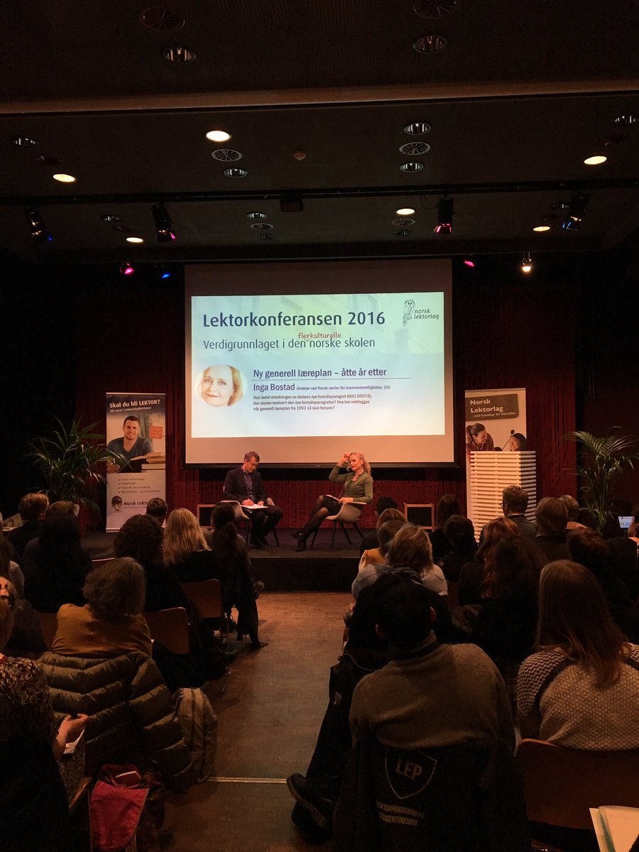 dialogpilot's tweet photo. Dialogpilotene er idag på Lektorkonferansen2016,med tema "Verdigrunnlaget i den flerkulturelle norske skolen" #lk16 https://t.co/D2yCDVTk4N