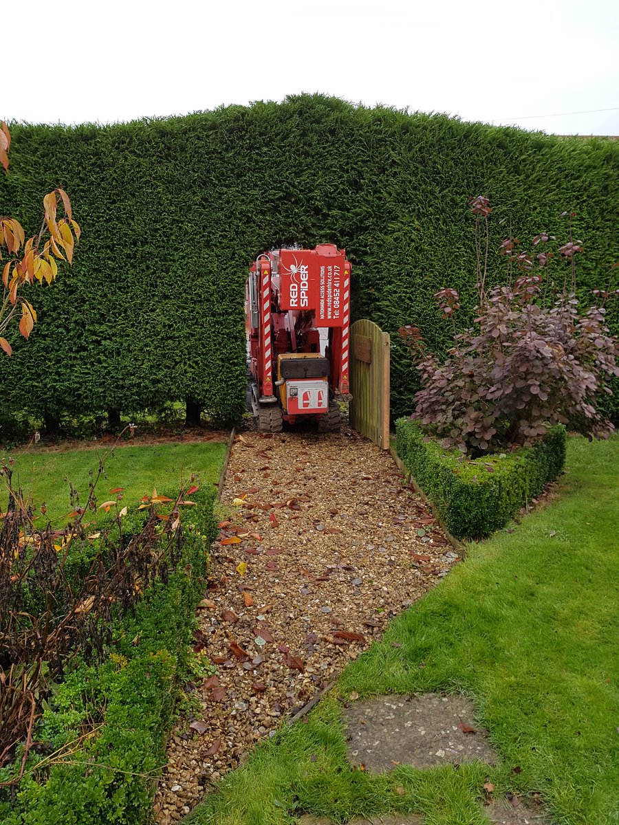 redspiderhire's tweet photo. Expertly set up, operated and taken away. All in our hire price.
#WorcestershireHour #safeaccess #narrowaccess https://t.co/Tf9MhTalpI