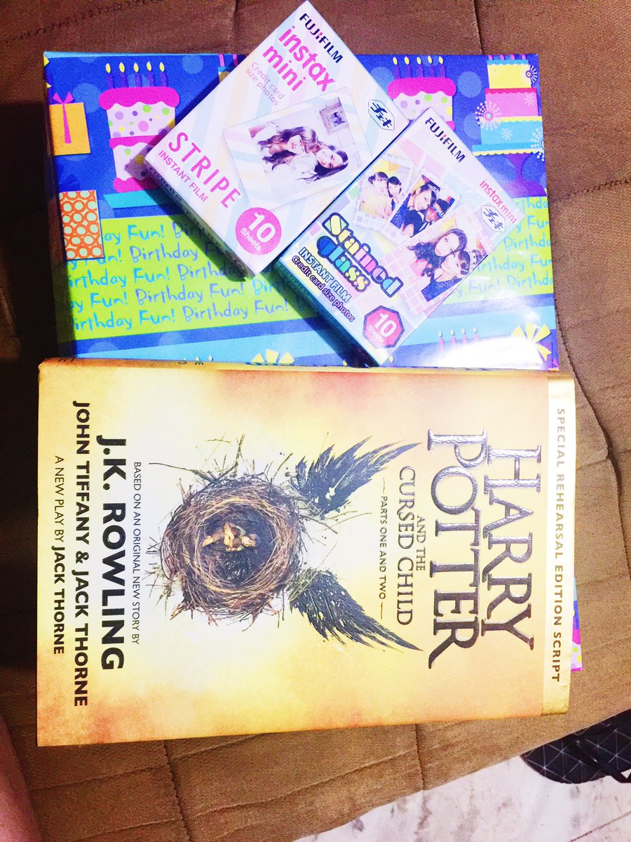 hperalejo's tweet photo. Advance birthday gift! 😱 aww thank you so much ate immaculate villaruz! love you to the moon and back rin! 😘 https://t.co/0AR55nGOpB