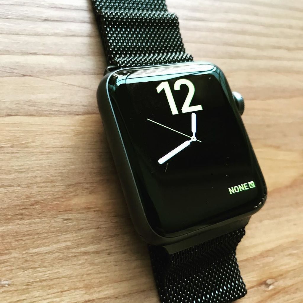 varunduggi's tweet image. This watch face is just too slick #applewatch #milaneseloop ift.tt/2f77fVK
