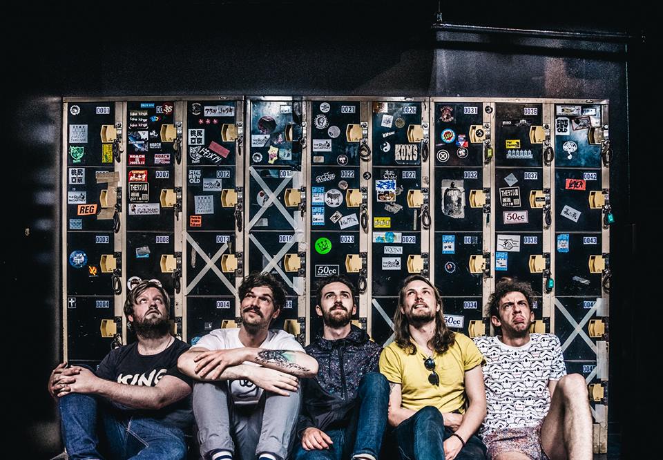 Don't keep it in the family and come and enjoy <a href="/shortstrawband/">shortstraw</a> on 11 Dec for <a href="/ttrconcerts/">ToTheRootsConcerts</a> Tickets from ow.ly/Y4hc306bfdn