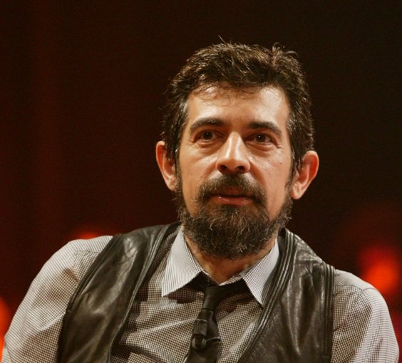 #altınkelebek  
#OkanBayülgen , "Bu benim esprili tutumum; kimse alınmasın. Hiç kimseyi kırmak istemedim" diyerek özür diledi.