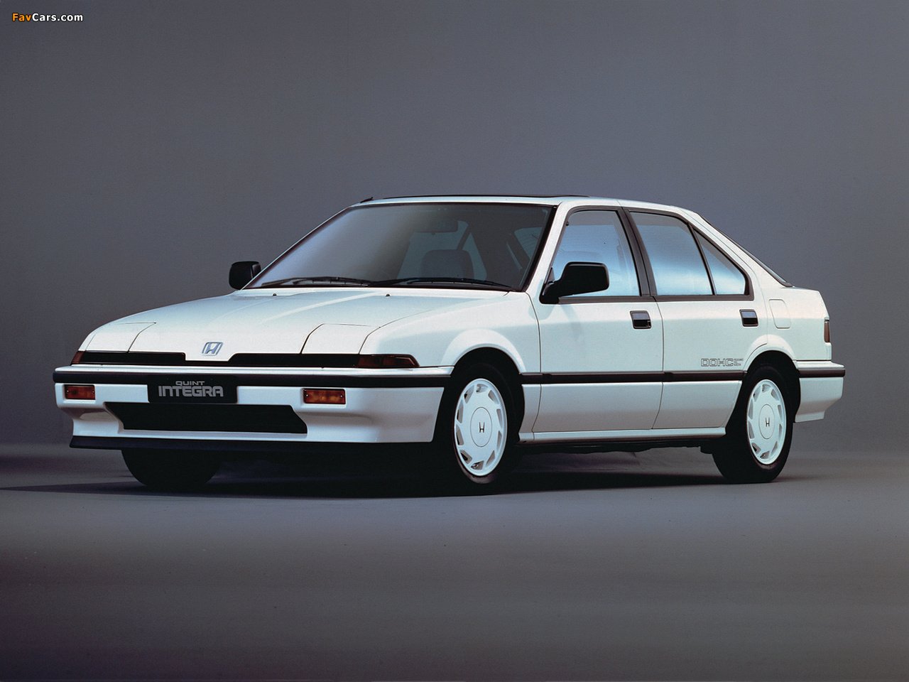 Honda History 車名の由来 ホンダ車篇no 23 85にクイントの後継車 クイントインテグラ 誕生 クイントは五人組や五重奏を意味する Quintet を短縮した造語 インテグラは 結合する 完全にする からの造語 走りの性能と広々とした居住性