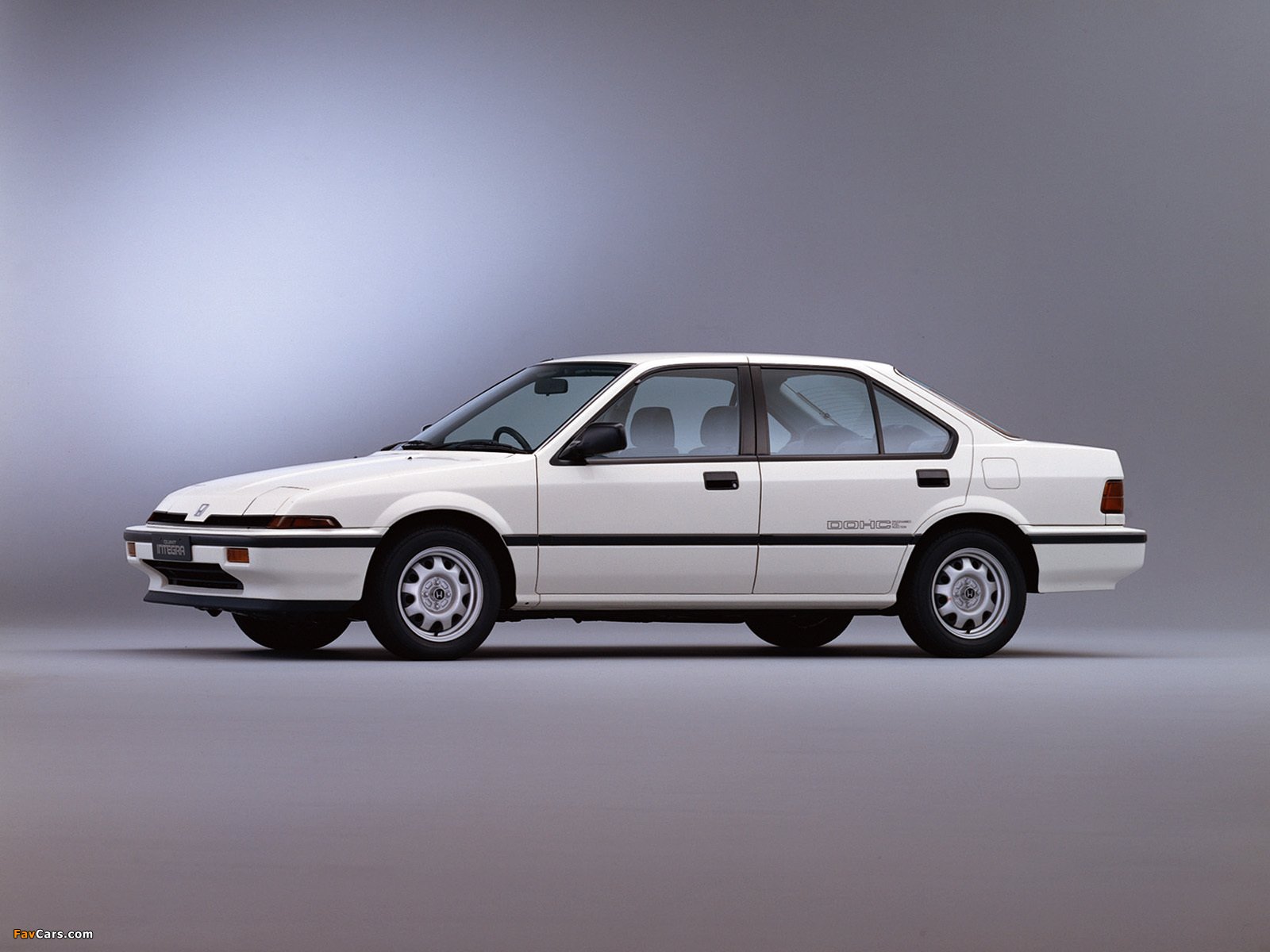 Honda History 車名の由来 ホンダ車篇no 23 85にクイントの後継車 クイントインテグラ 誕生 クイントは五人組や五重奏を意味する Quintet を短縮した造語 インテグラは 結合する 完全にする からの造語 走りの性能と広々とした居住性