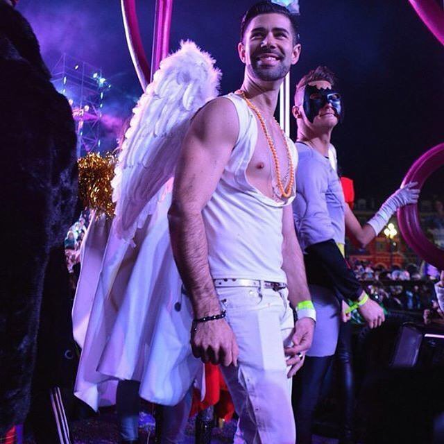 madridboyz's tweet photo. #TBT a los wapos en Niza #Queernaval 💪🏻👌🏻 y mañana nos vamos a Francia otra vez 😀 https://t.co/ZomnxKLtRg https://t.co/Q9DKiSpM4r