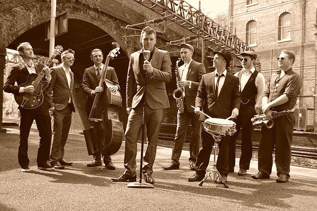 OneLoungeBar's tweet photo. @JiveSwingsBand are back with us tonight; LIVE from 22:00 until the wee hours #cocktails #livemusic #bigband #didsbury https://t.co/mdITwGnGLc