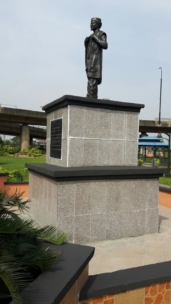 tbfng's tweet photo. Tunji Braithwaite The Legend Lives On...Dolphin Park renamed Tunji Braithwaite Park by @followlasg @AkinwunmiAmbode https://t.co/vAJtZR9k9a