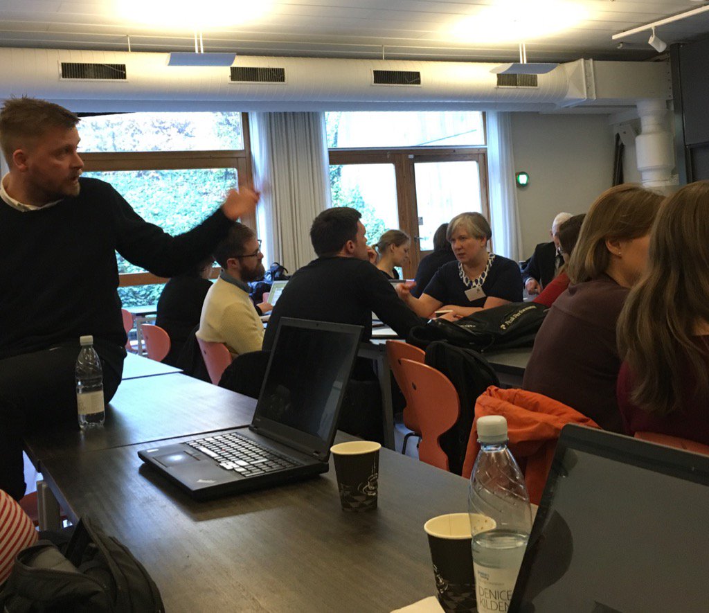 LiseStenbaek's tweet photo. Include the students in online evaluations #UCPHdif https://t.co/32Fj9b6htk