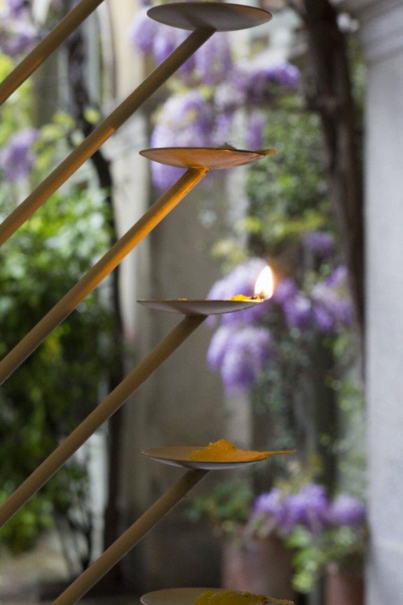 DesignApplause's tweet photo. #tbt @Airbnb + @fabrica create 'Housewarming' #mdw15 @KatieTreggiden welcome https://t.co/ndTnlPqesm https://t.co/cF8EsEubCc